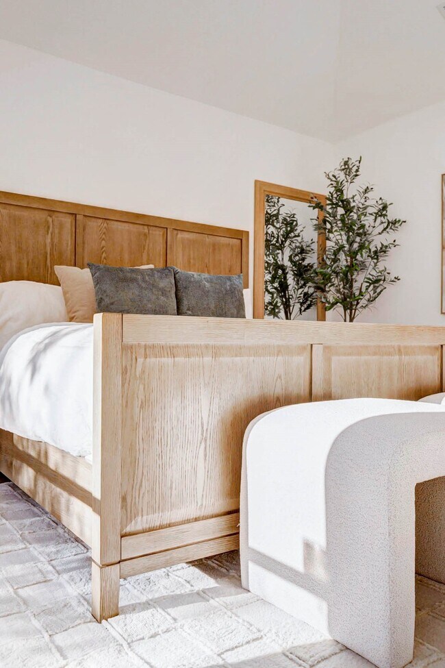 Building Photo - 10303 Chevy Chase Dr