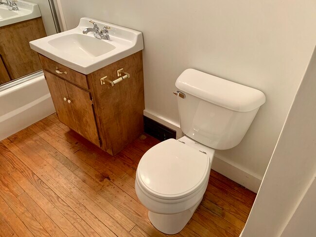 Building Photo - 6 Clark St