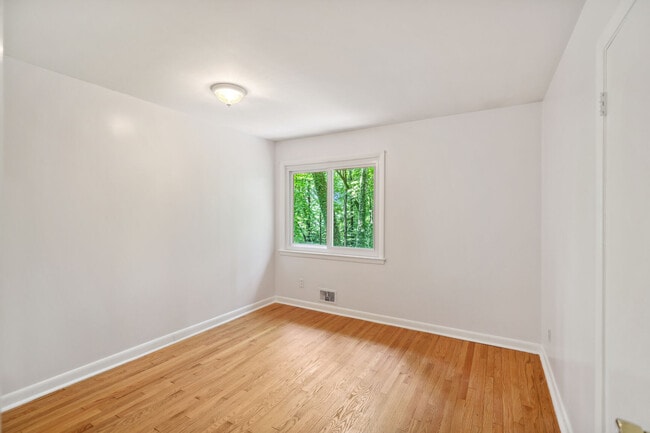 Building Photo - 4105 Ashwoody Trl NE