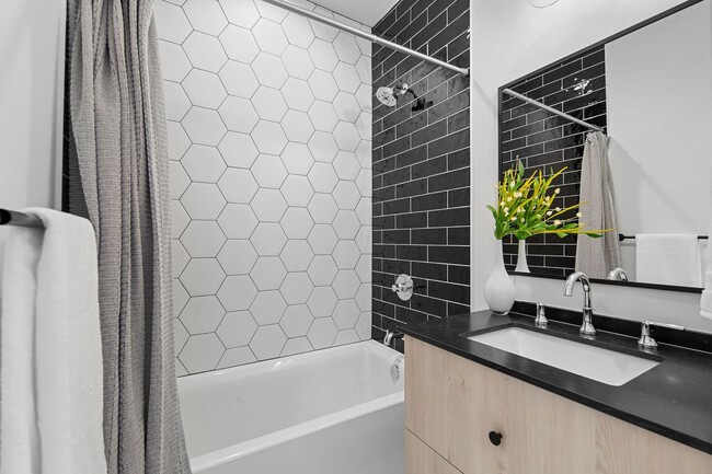 Building Photo - New Luxury Townhome in Seattle 3bed/2bath ...