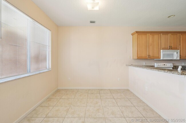 Building Photo - 2584 Stockbridge Square SW