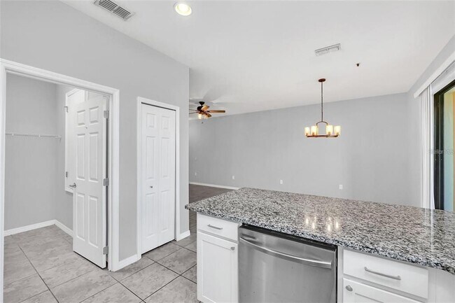 Building Photo - 2471 Seven Oaks Dr