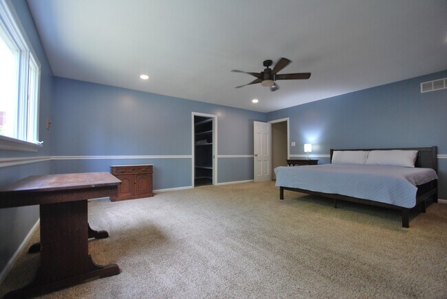 Building Photo - 13 Tanglewood Dr