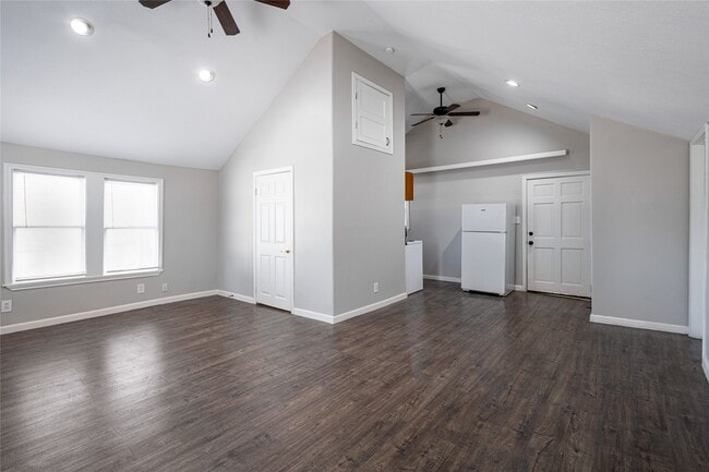 Building Photo - 2812 Cortlandt St
