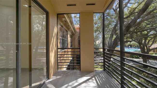 Building Photo - 15533 N Miami Lakeway