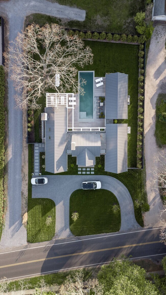 Building Photo - 492 Abrahams Path