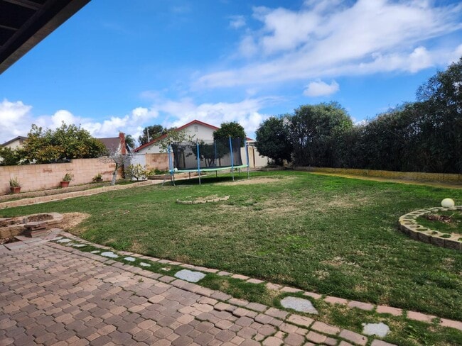 Building Photo - 1897 Cabrena St