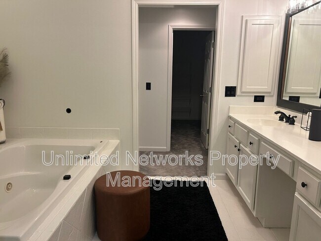 Building Photo - 6214 Carrrage Gate Ln