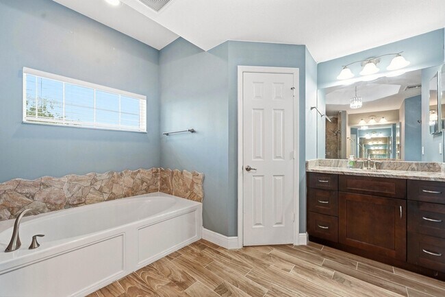 Building Photo - 1280 SW Kalevala Dr