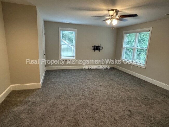 Building Photo - 5412 Robbins Dr