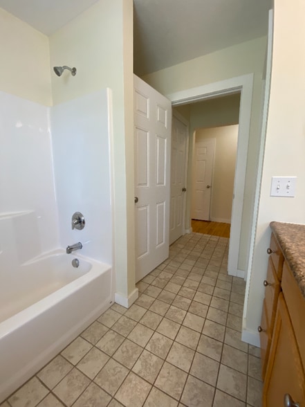 Building Photo - 3761 N Four Mile Rd