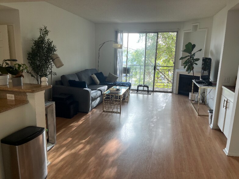 Building Photo - 1245 McClellan Dr