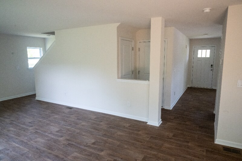 Building Photo - 103 Colt St