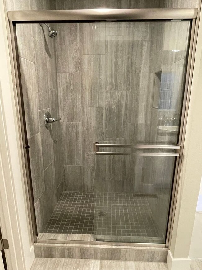 Building Photo - ****MOVE-IN SPECIAL**** Gorgeous 4Bedroom ...