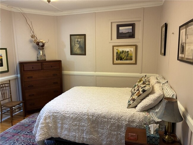 Building Photo - 136 E State St