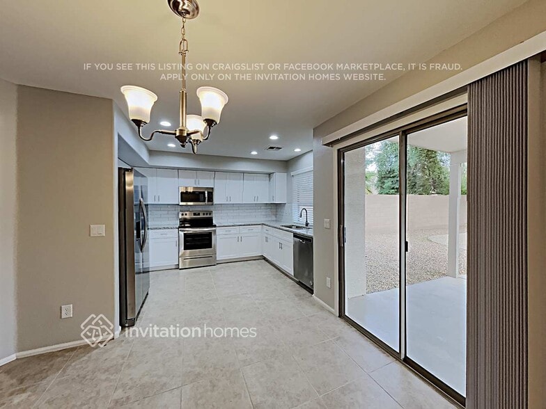 Building Photo - 42695 W Anne Ln