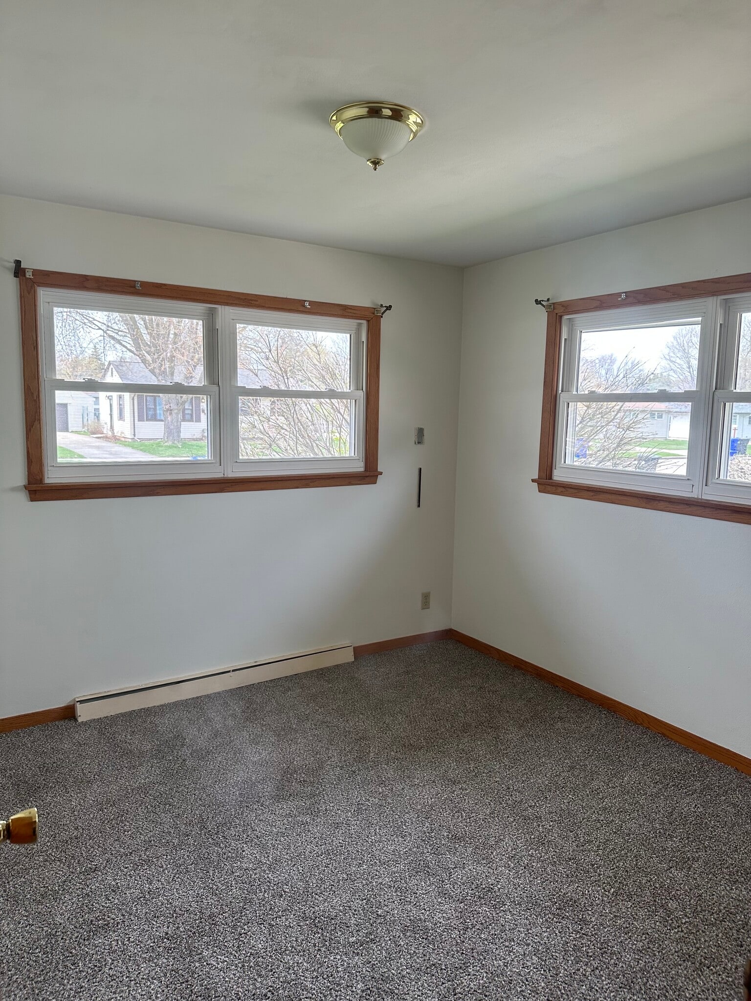 Building Photo - 906 S Christine St