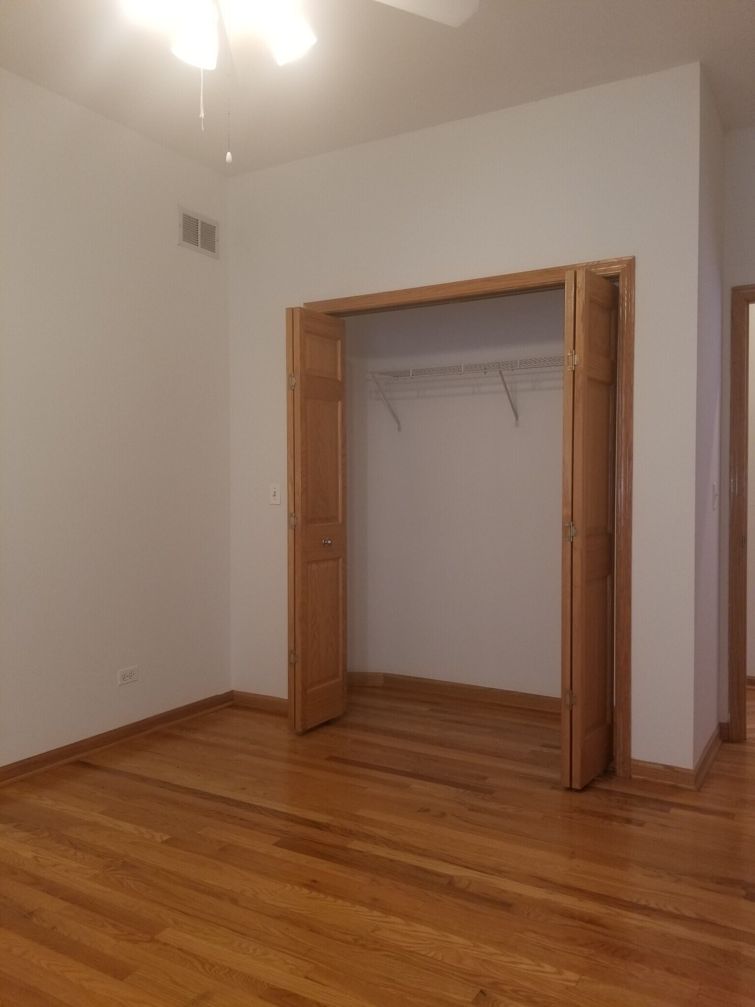 Building Photo - 1319 W Belmont Ave