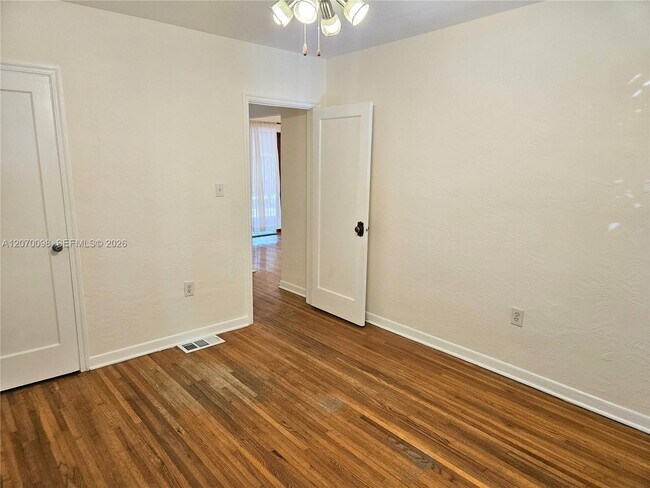 Building Photo - 6624 SW 78th Terrace