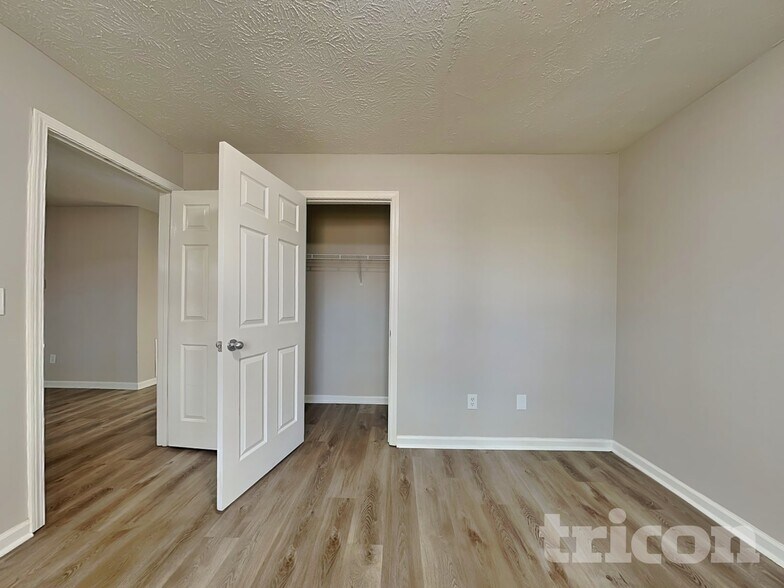 Building Photo - 1270 St Francis Ct