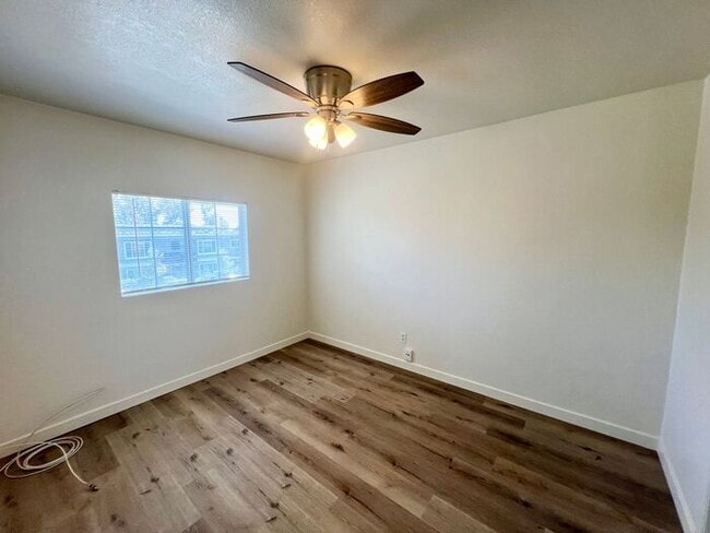 Building Photo - Upgraded 1 Bed / 1 Bath Upstairs Unit in L...