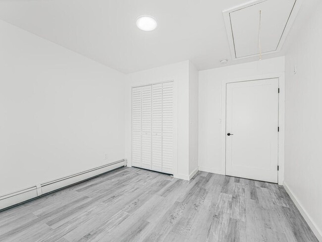 Building Photo - 136 Cortlandt St