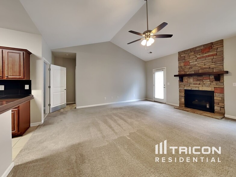 Building Photo - 56 Chimney Springs Dr SW