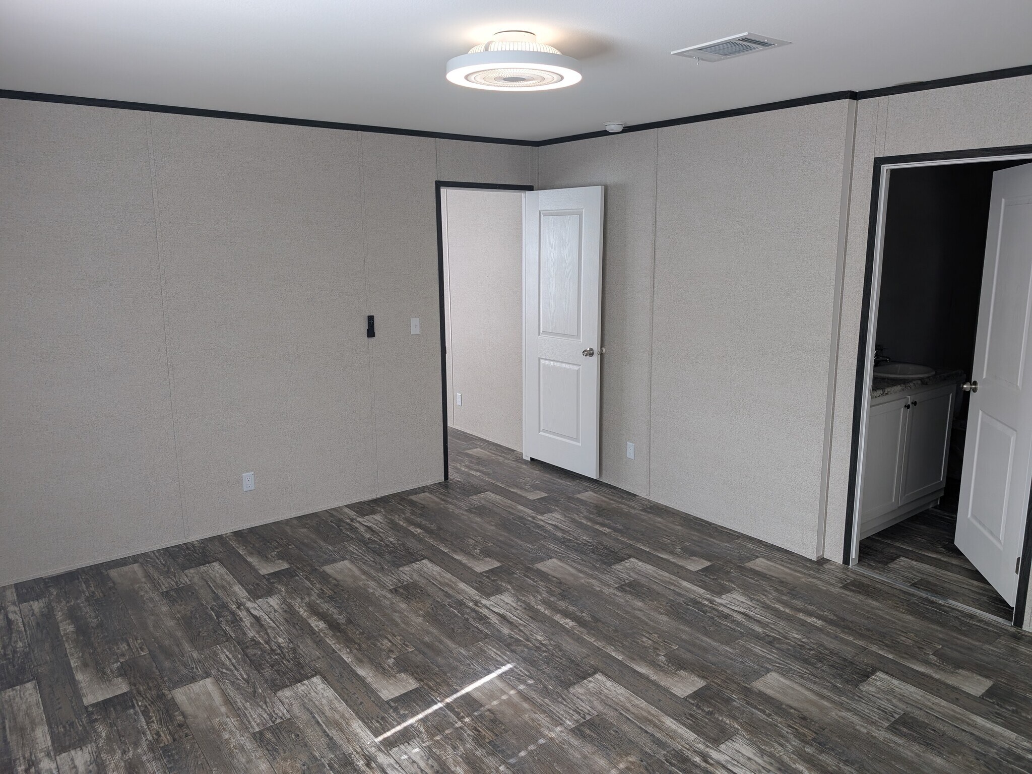 Building Photo - 3051 SW 50th St