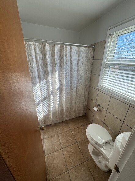 Building Photo - 3841 Dubois Dr