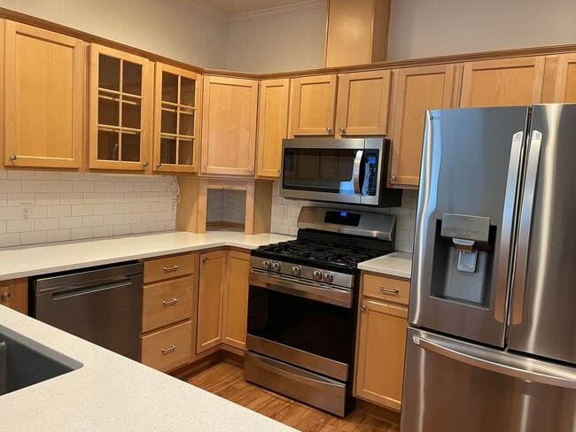 Building Photo - Lovely Home in Holmes Harbor with a Short Term Lease!