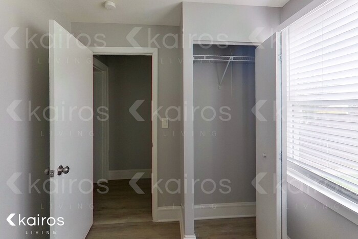 Building Photo - 8622 S Justine St