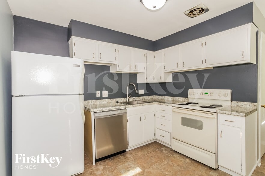 Building Photo - 280 Genoma Dr