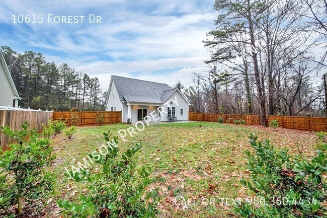 Building Photo - 10615 Forest Dr