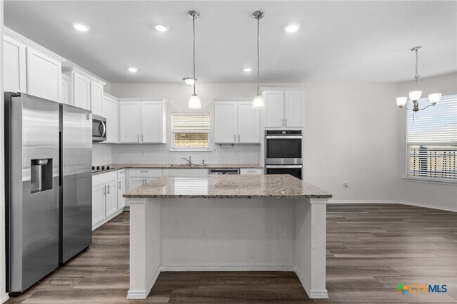 Building Photo - 309 Paddock Ln