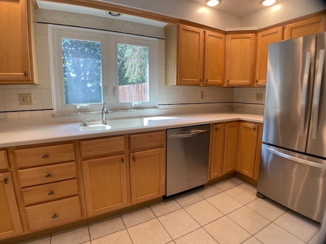 Building Photo - Duplex in North Peoria