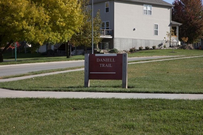 Building Photo - 14005 Kelly Dr