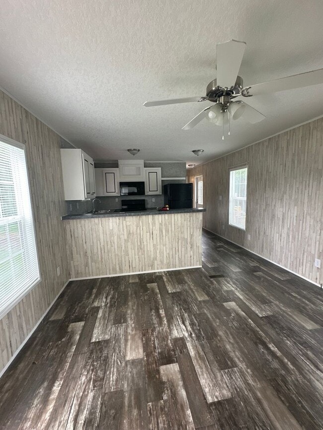 Building Photo - 2 Bed 2 Bath mobile home