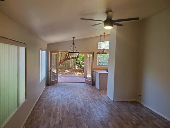 Building Photo - 4750 E Angela Dr