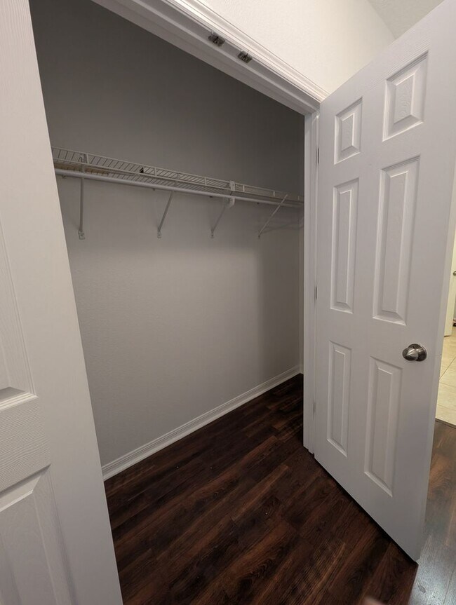 Building Photo - Campus View 202