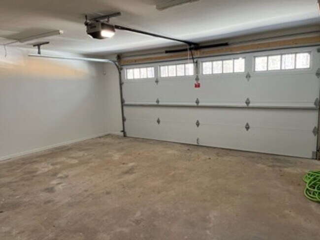 Building Photo - Fully Renovated 4BR Ranch Steps From Serenbe!!! Privacy, Nature & Modern Living