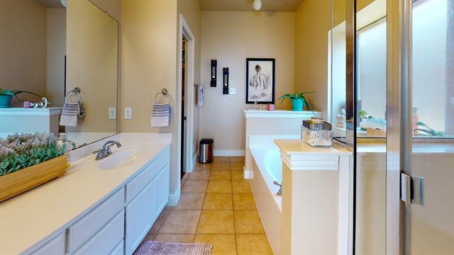 Building Photo - 2113 Lanshire Dr