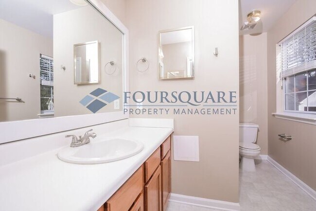 Building Photo - Charming Raleigh Home with Open Floor Plan, Fireplace & Back Deck