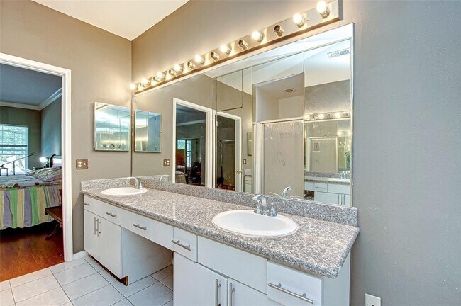 Building Photo - 6000 Reims Rd