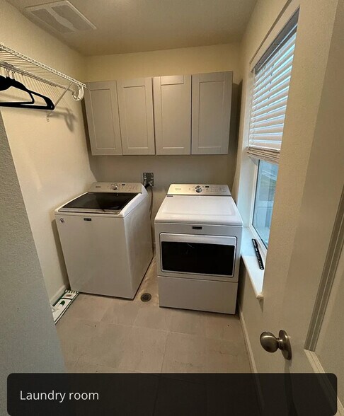 Building Photo - 2205 Fiadore Trl