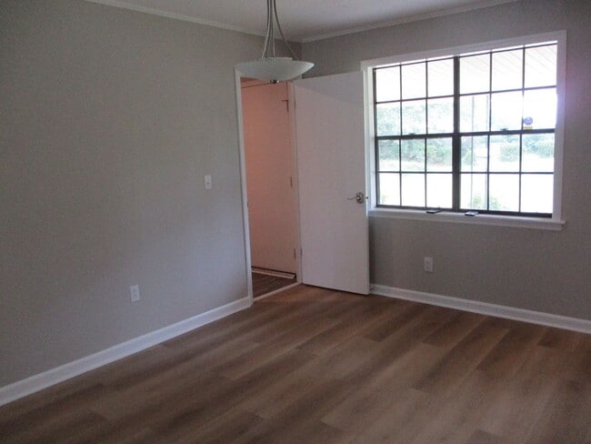 Building Photo - Updated 4 Br brick home in Martinez