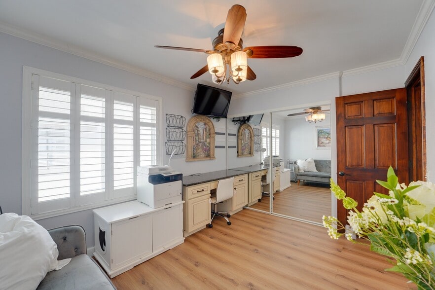 Building Photo - 8490 Via Sonoma