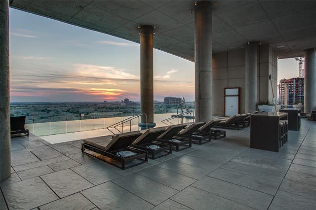 Building Photo - 2408 Victory Park Ln