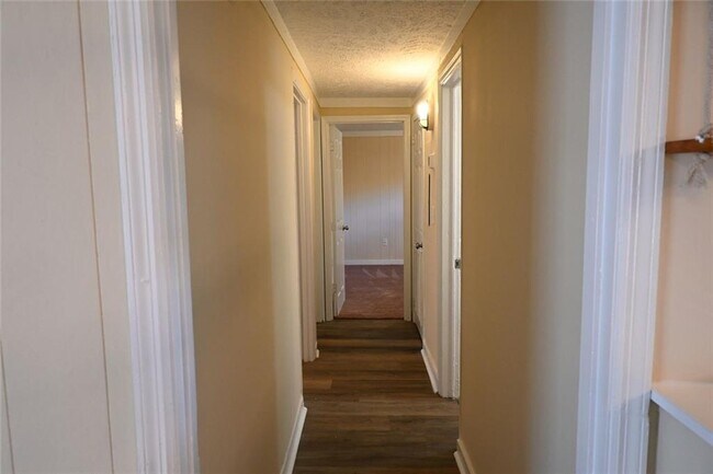 Building Photo - 6363 Melrose St