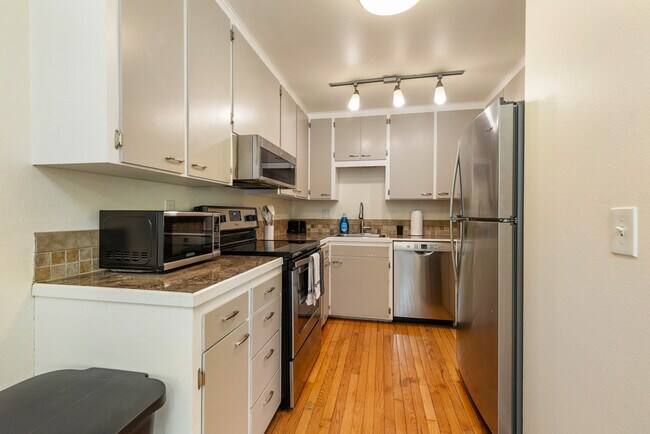 Building Photo - 15706 Ash Way