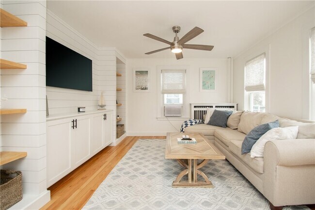 Building Photo - 33 Slocum St